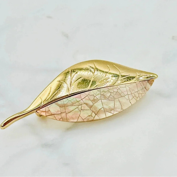 Vintage Liz Claiborne Leaf Brooch Pin Signed Pearlized Accent 2” Long Go… - Picture 3 of 9